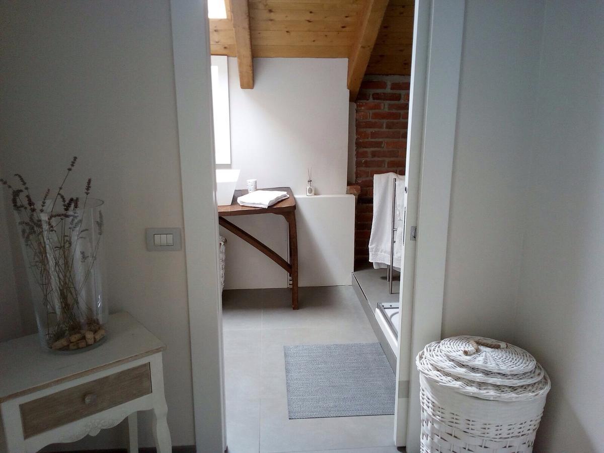 Relais Profumo Di Vino Bed & Breakfast Borgomanero Bagian luar foto